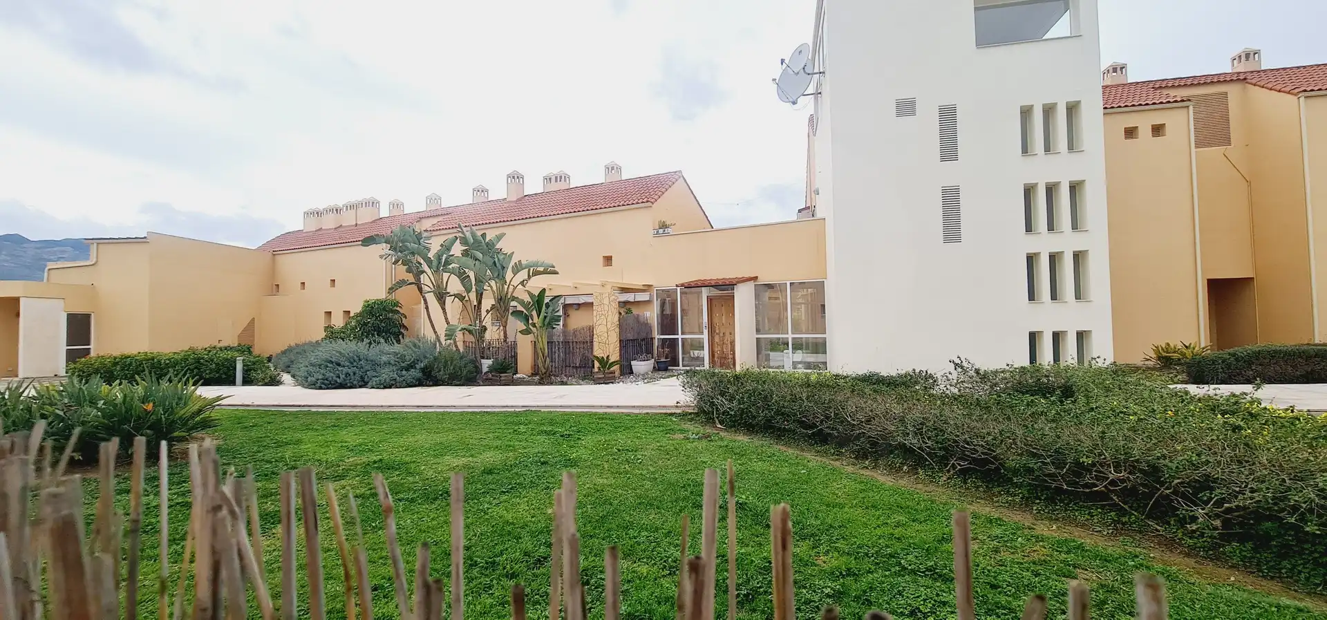 Vista exterior de Àtic en venda en Alhaurín de la Torre amb Aire condicionat, Calefacció i Terrassa