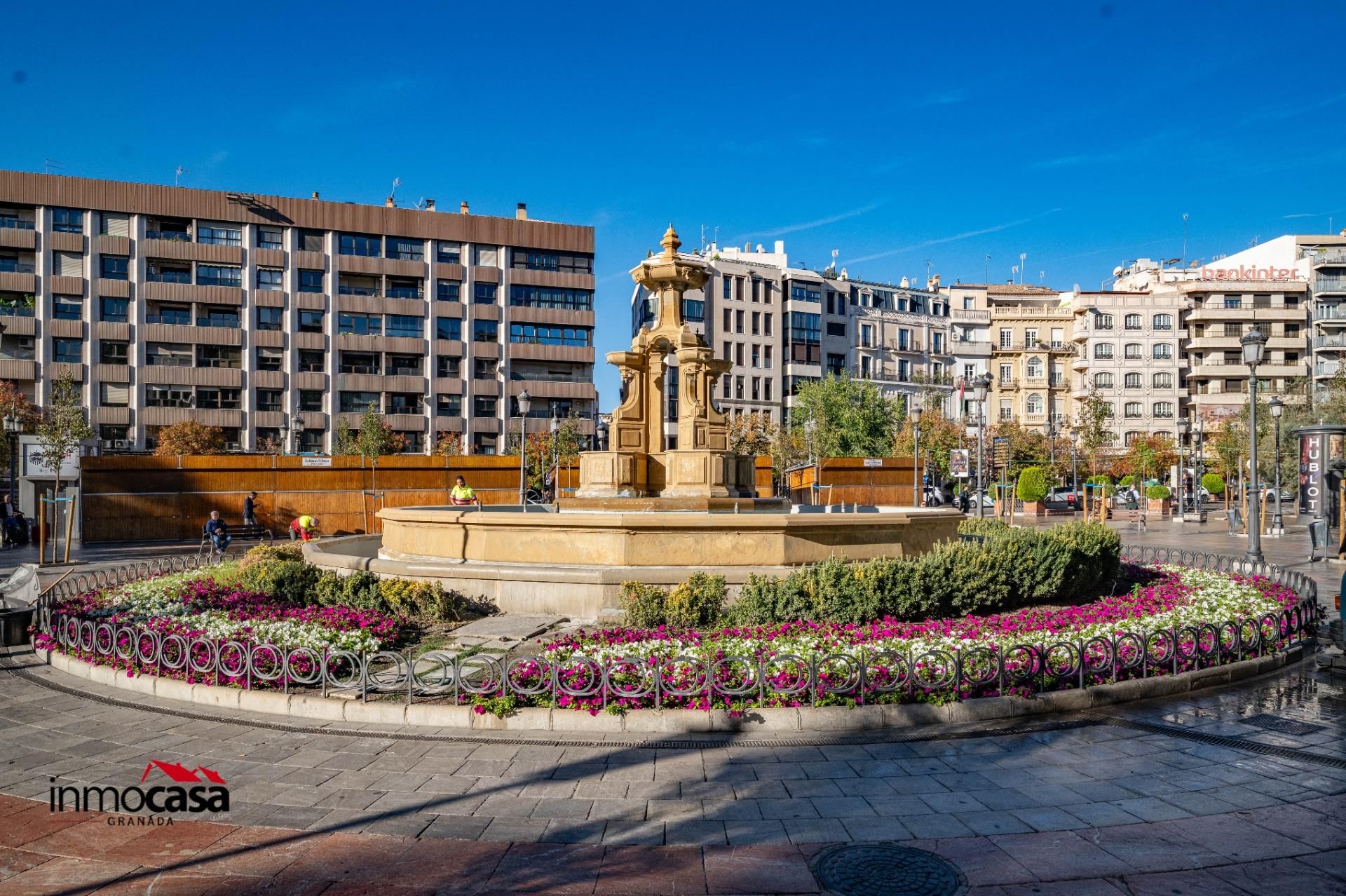 Vista exterior de Pis en venda en  Granada Capital
