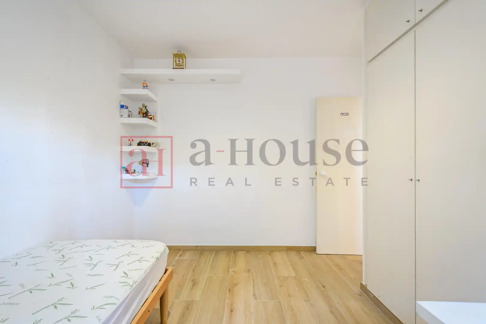 Habitación de Casa o chalet en venta en Olivella con Parquet, Terraza y Piscina
