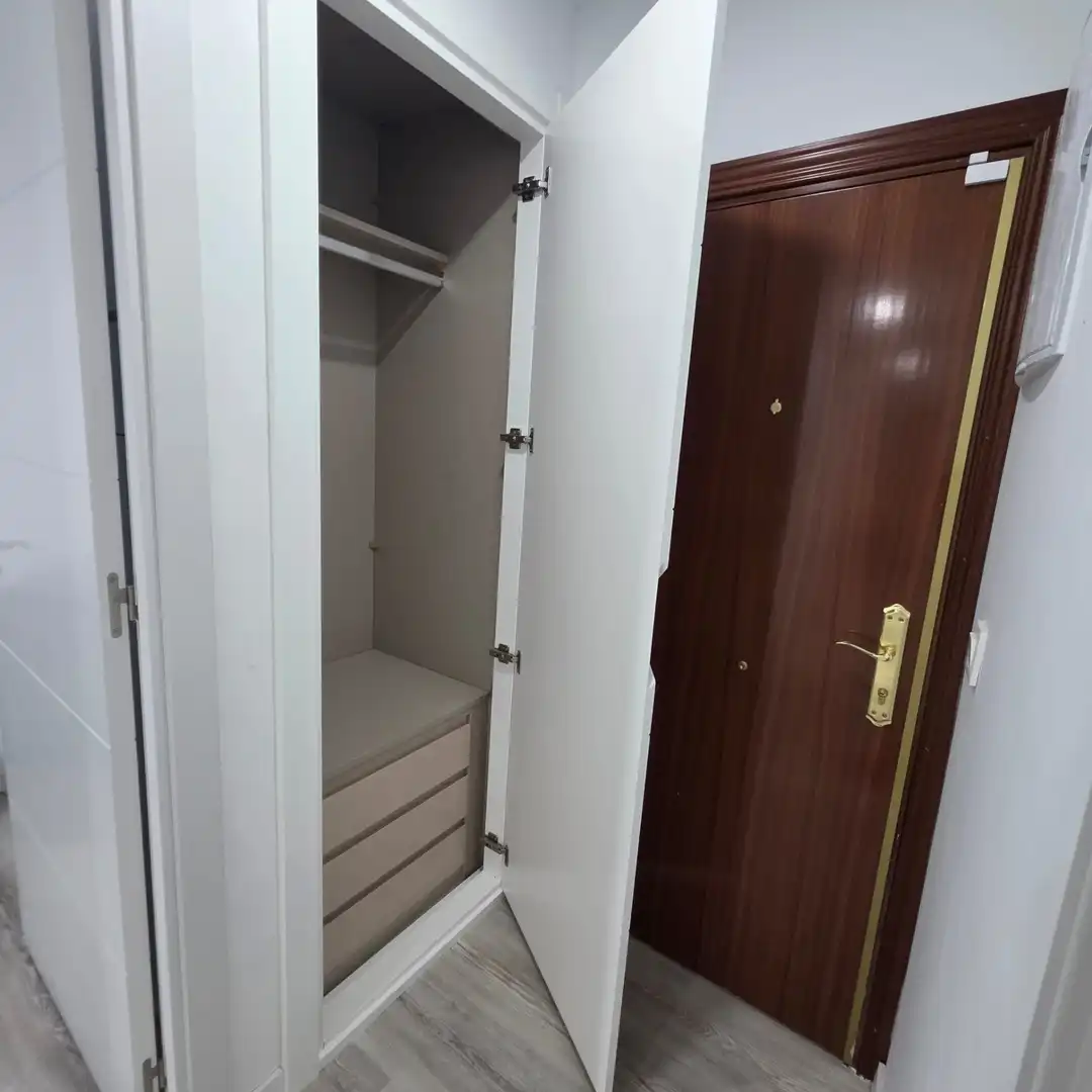 Bedroom of Flat for sale in Madrid  with Heating, Private garden and Furnished