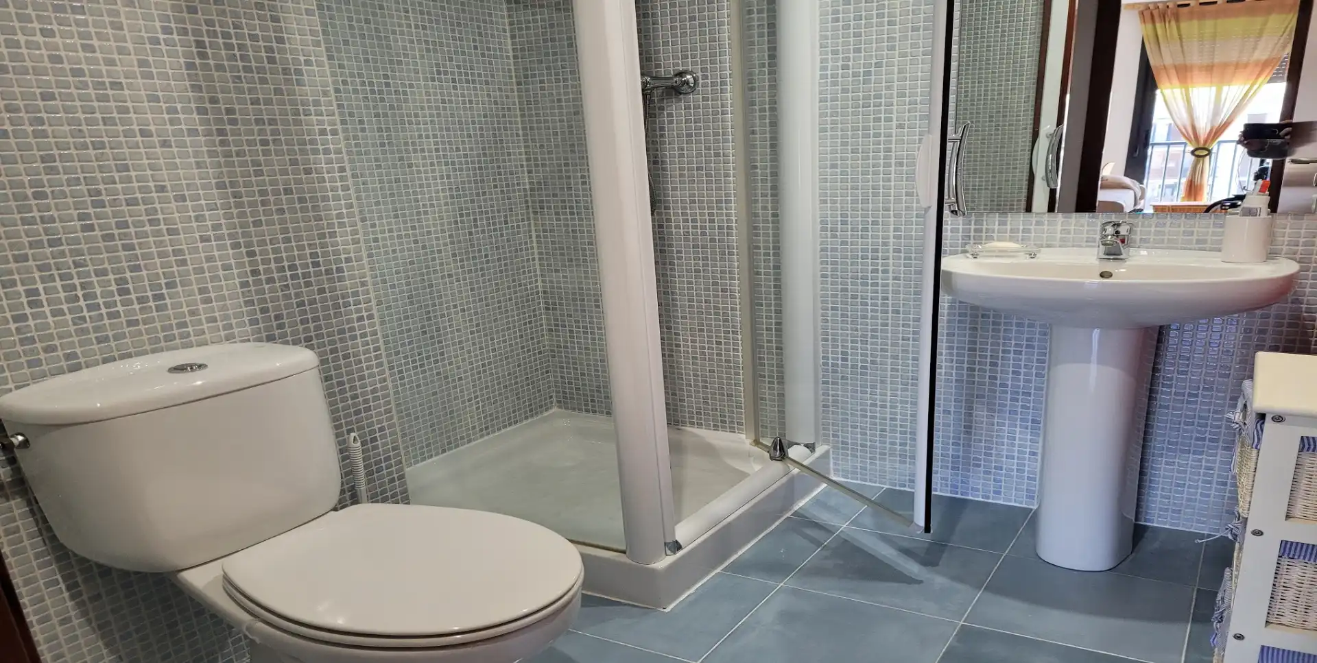 Baño de Ático de alquiler en Cubelles con Aire acondicionado, Calefacción y Terraza