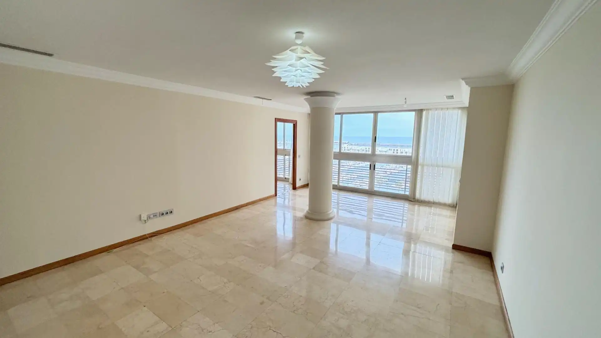Appartamento con ascensore in vendita a Avenida Avenida Doctor Gadea 1, imagen 2