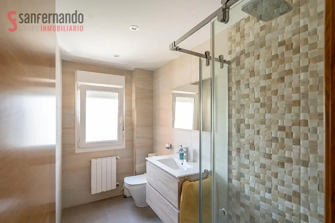 Baño de Piso en venta en Santander con Calefacción