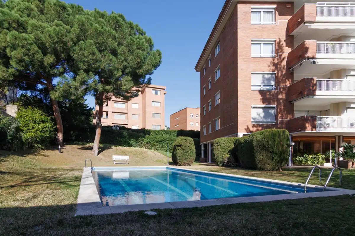 Piscina de Pis en venda en Barcelona amb Aire condicionat, Calefacció i Parquet