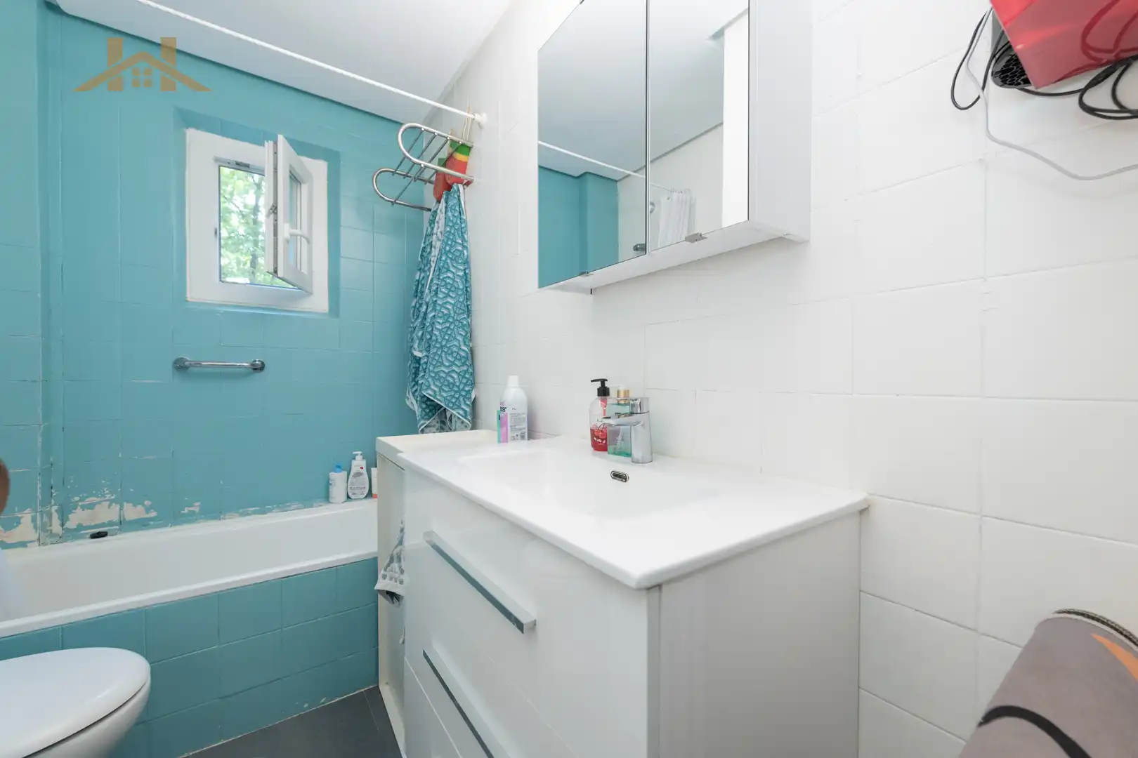 Bathroom of Flat for sale in Galapagar  with Terrace and Community pool