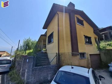 Chalet con jardín en venta en Calle Mangoeiro 8