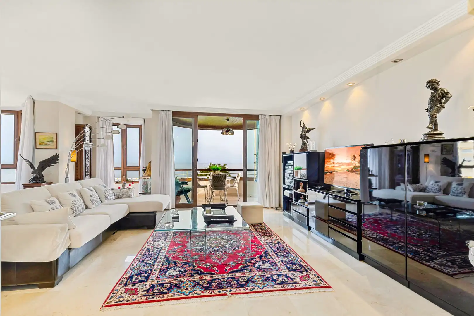 Living room of Flat for sale in Marbella  with Air Conditioner, Heating and Terrace