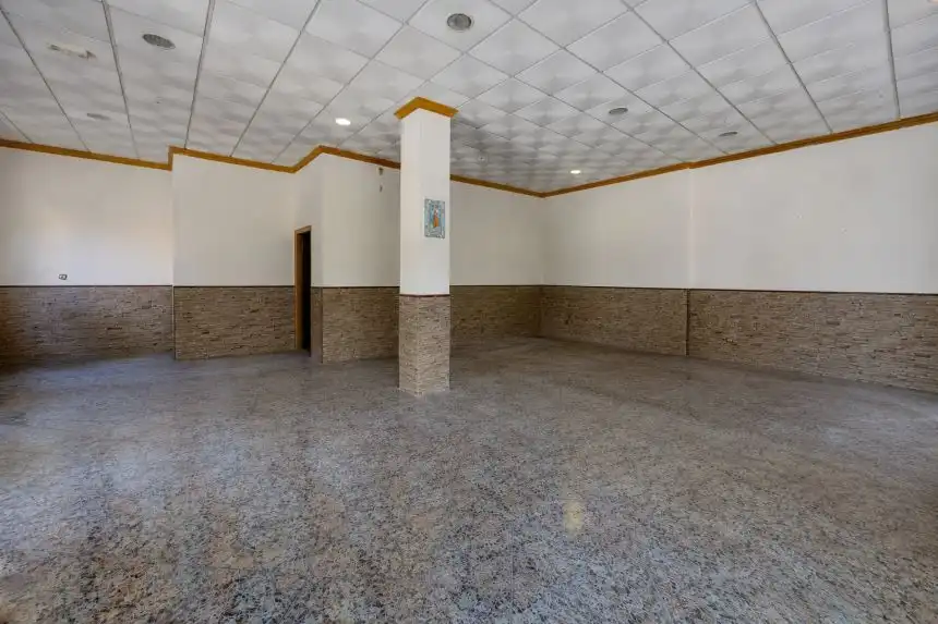 Gewerbefläche zum Verkauf in Calle General Moscardó 6, imagen 3