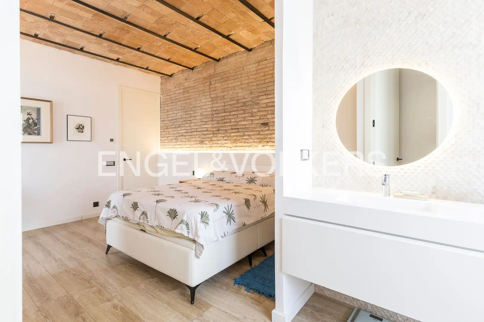 Bedroom of Flat for sale in Barcelona  with Air Conditioner, Heating and Balcony