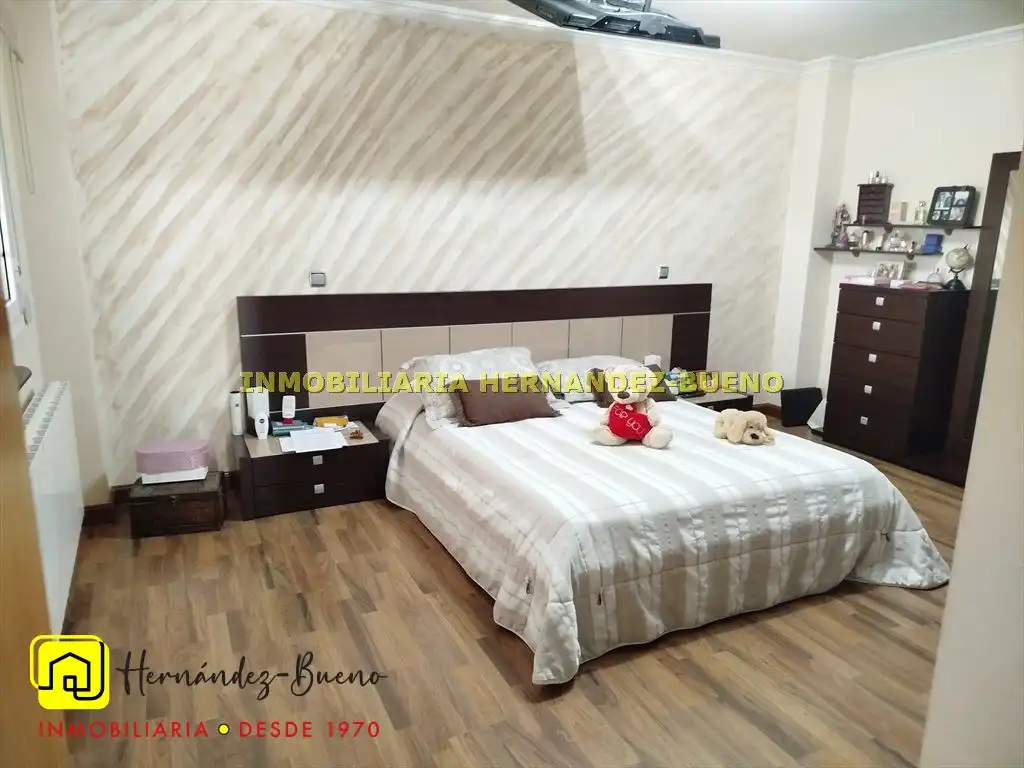 Habitación de Casa o chalet en venta en Calvarrasa de Abajo con Calefacción, Jardín privado y Terraza