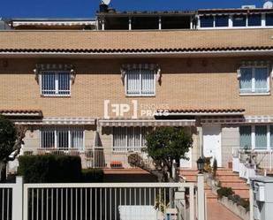 Exterior view of Single-family semi-detached for sale in  Lleida Capital  with Air Conditioner, Heating and Private garden