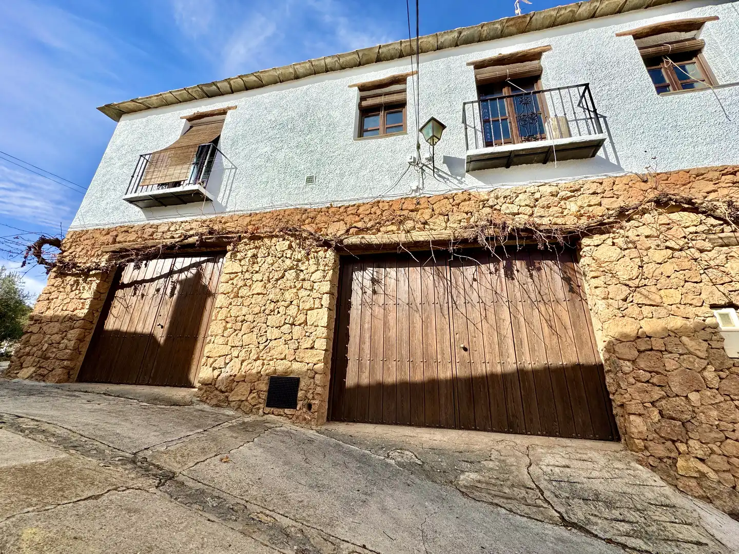 Exterior view of Buildings for sale in Juviles  with Alarm