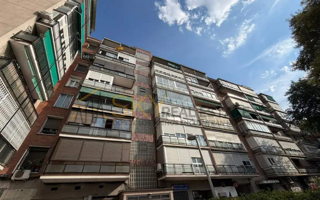 Vista exterior de Pis en venda en Madrid amb Moblat