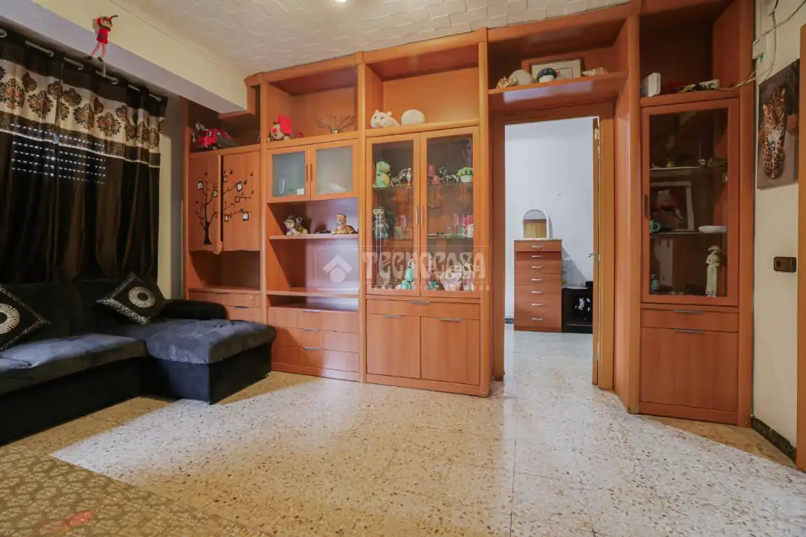 Sala d'estar de Pis en venda en Sant Boi de Llobregat amb Aire condicionat i Balcó