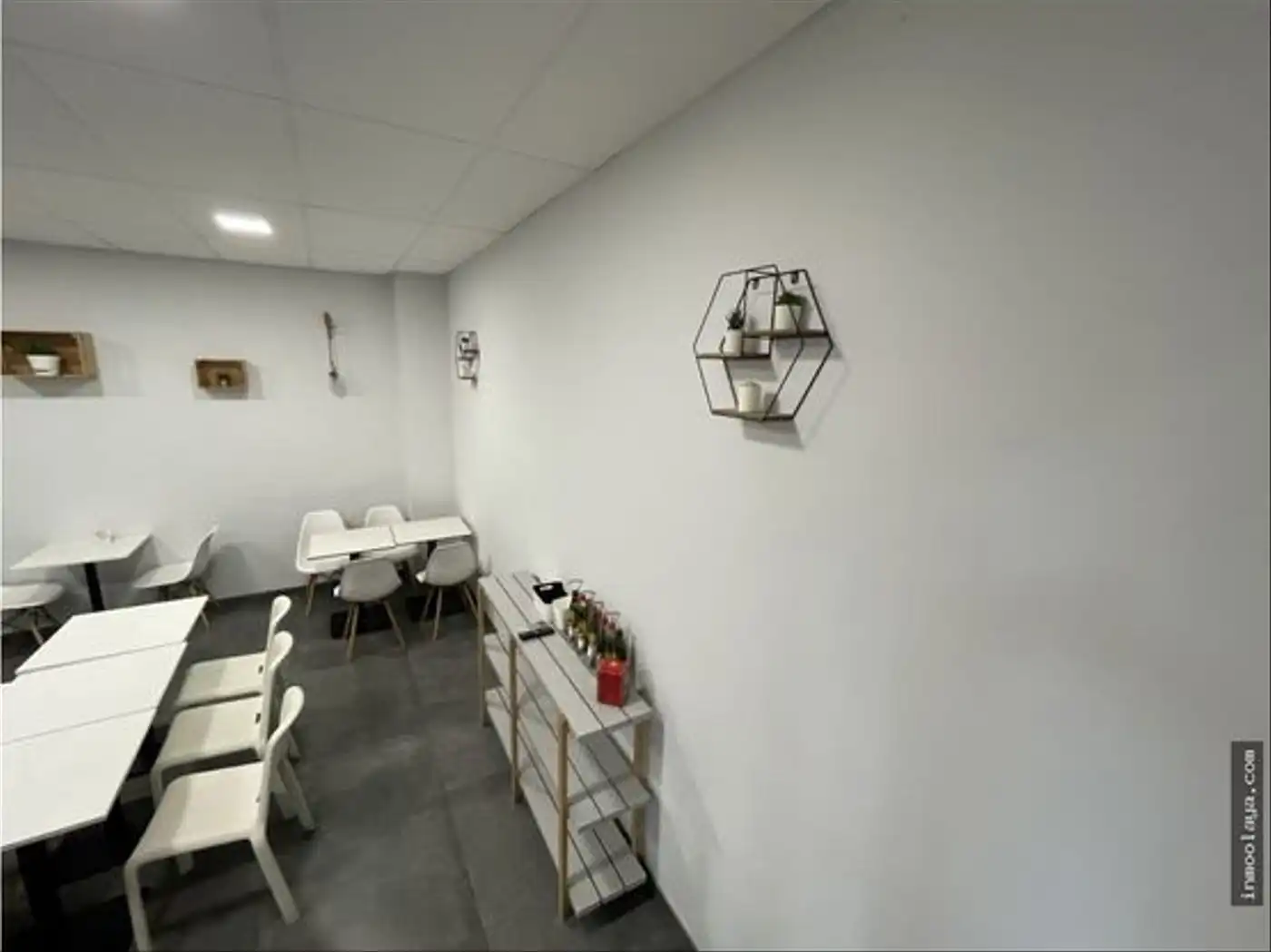 Business premises for transfer in Sants - Montjuïc, imagen 24