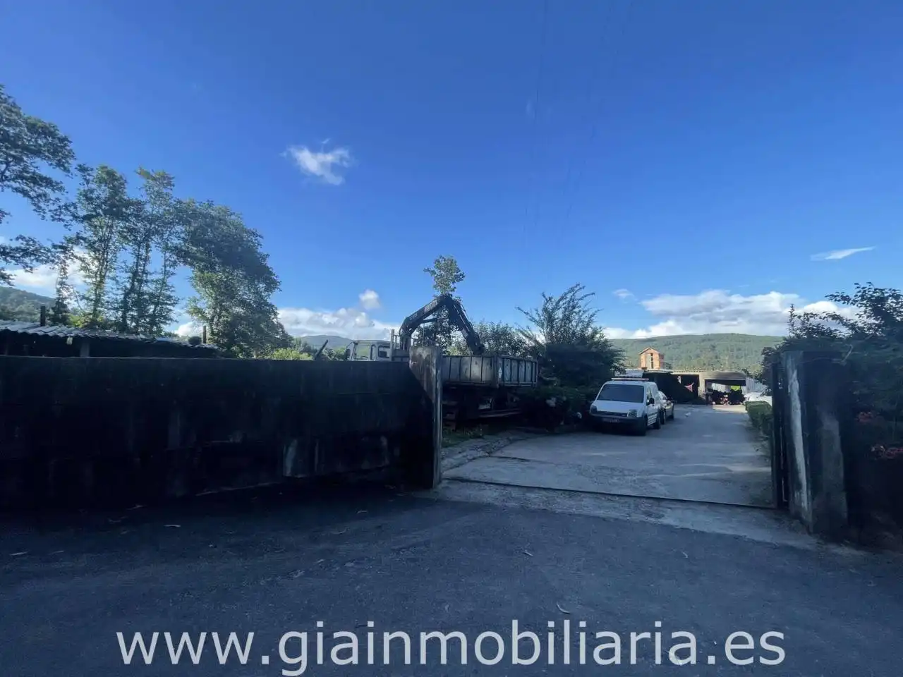 Aparcament de Casa o xalet en venda en Tomiño amb Calefacció i Jardí privat