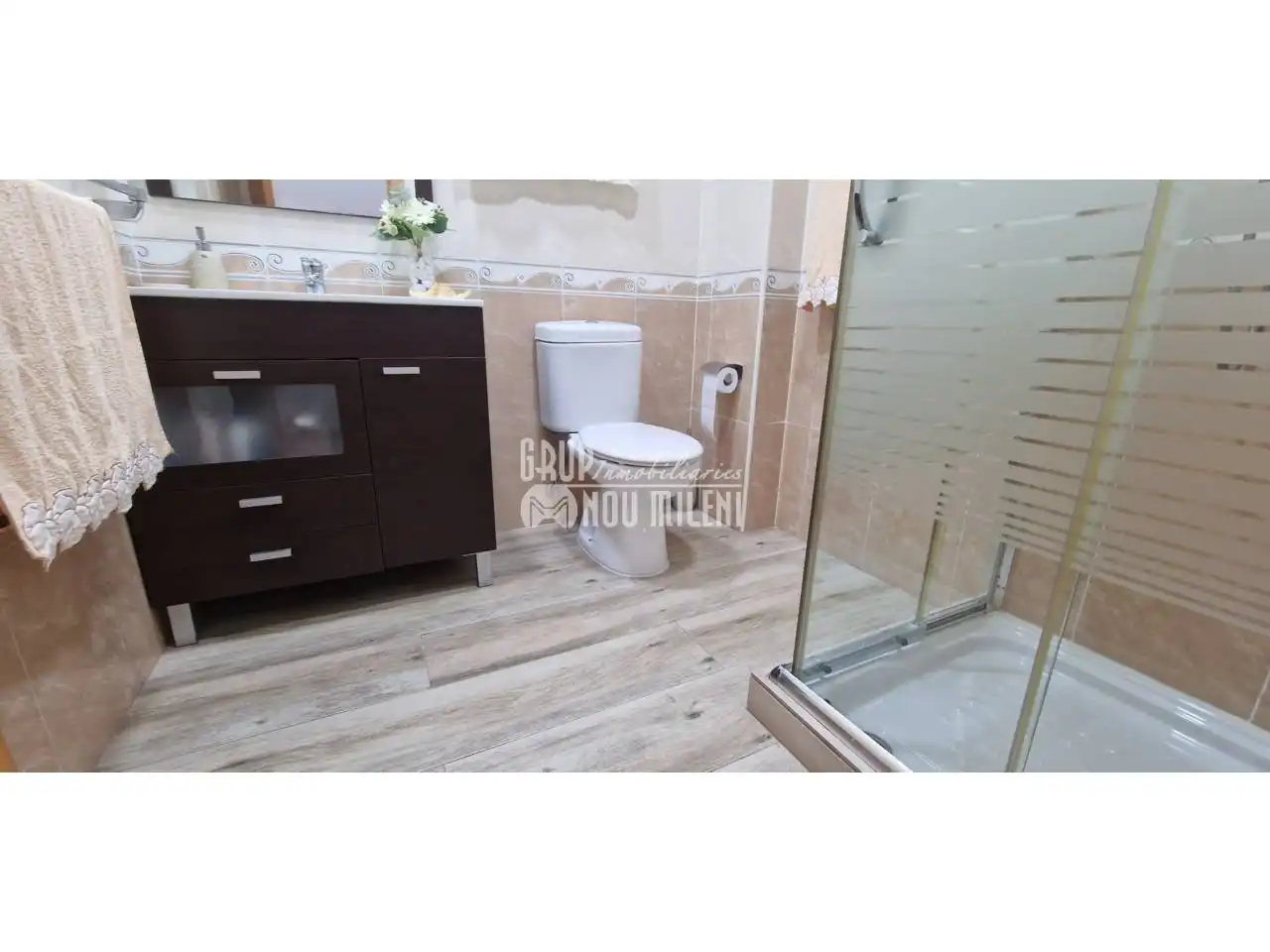 Bathroom of Houses for sale in Picassent  with Air Conditioner, Private garden and Terrace