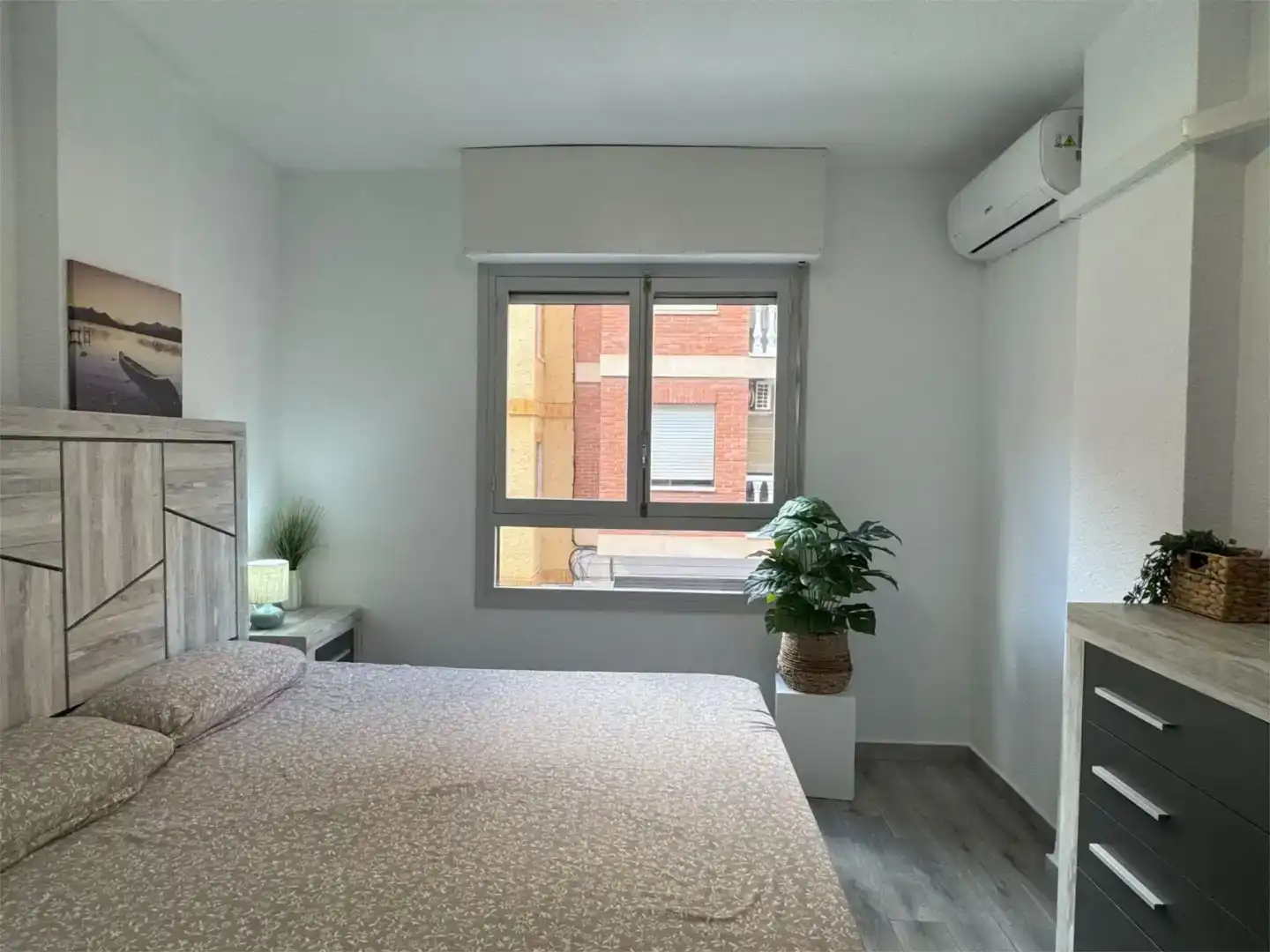 Bedroom of Flat for rent in Torrevieja  with Air Conditioner and Balcony