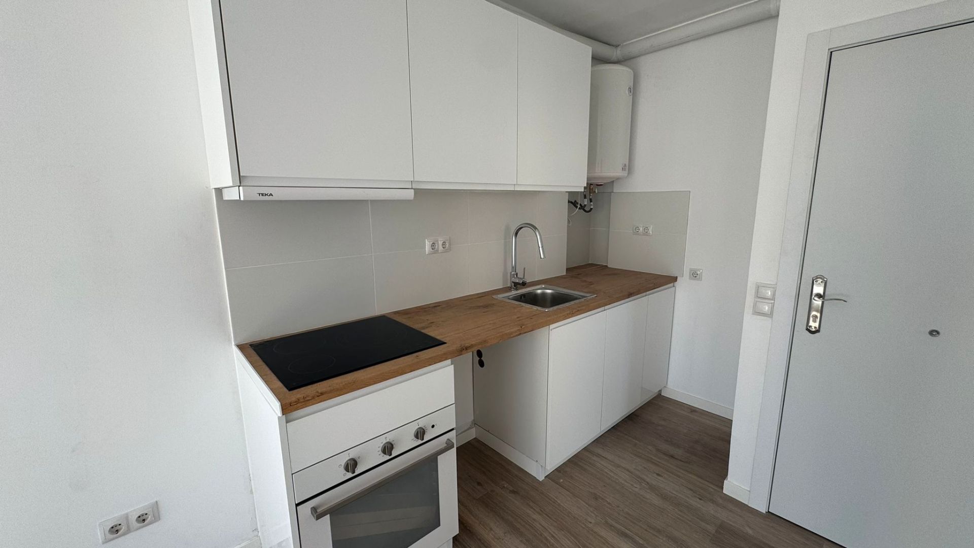 Kitchen of Flat for sale in Altafulla  with Air Conditioner, Terrace and Balcony