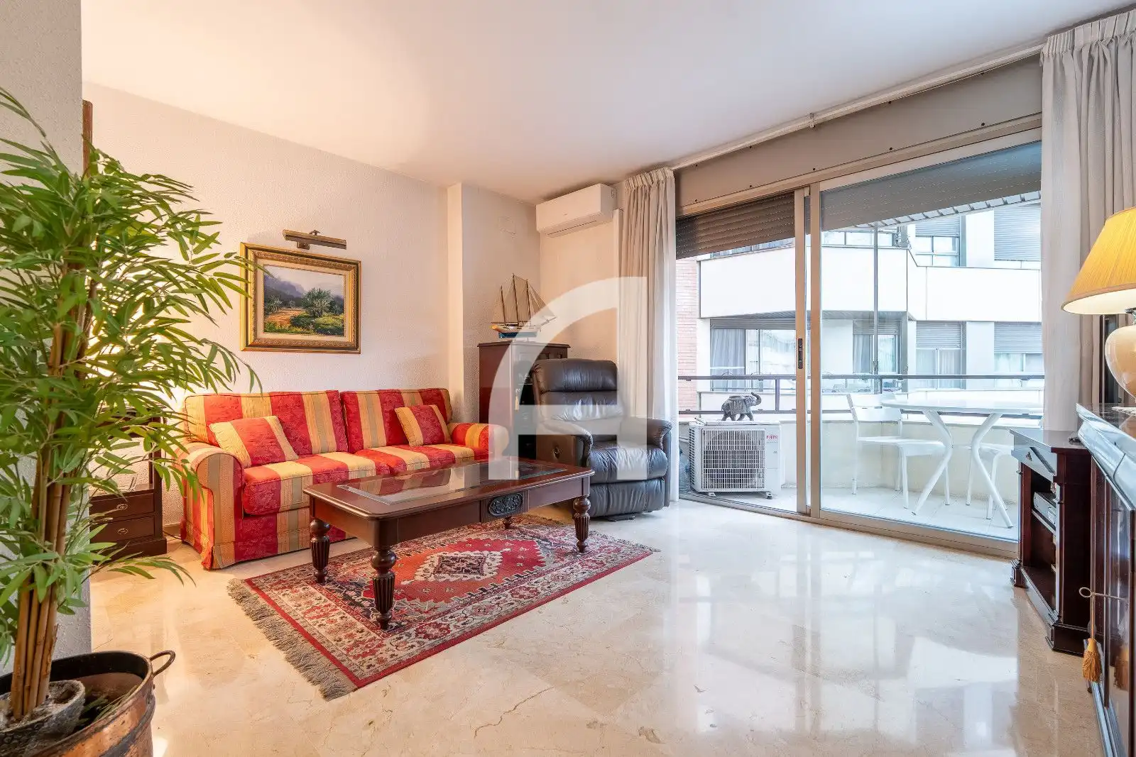 Appartamento con piscina in vendita a Pi Margall 64