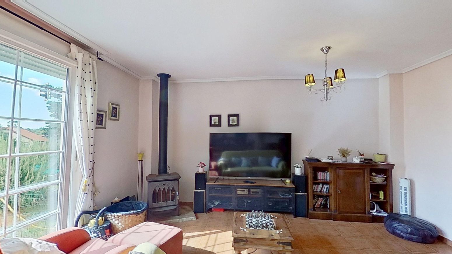 Sala d'estar de Casa o xalet en venda en Reocín amb Calefacció