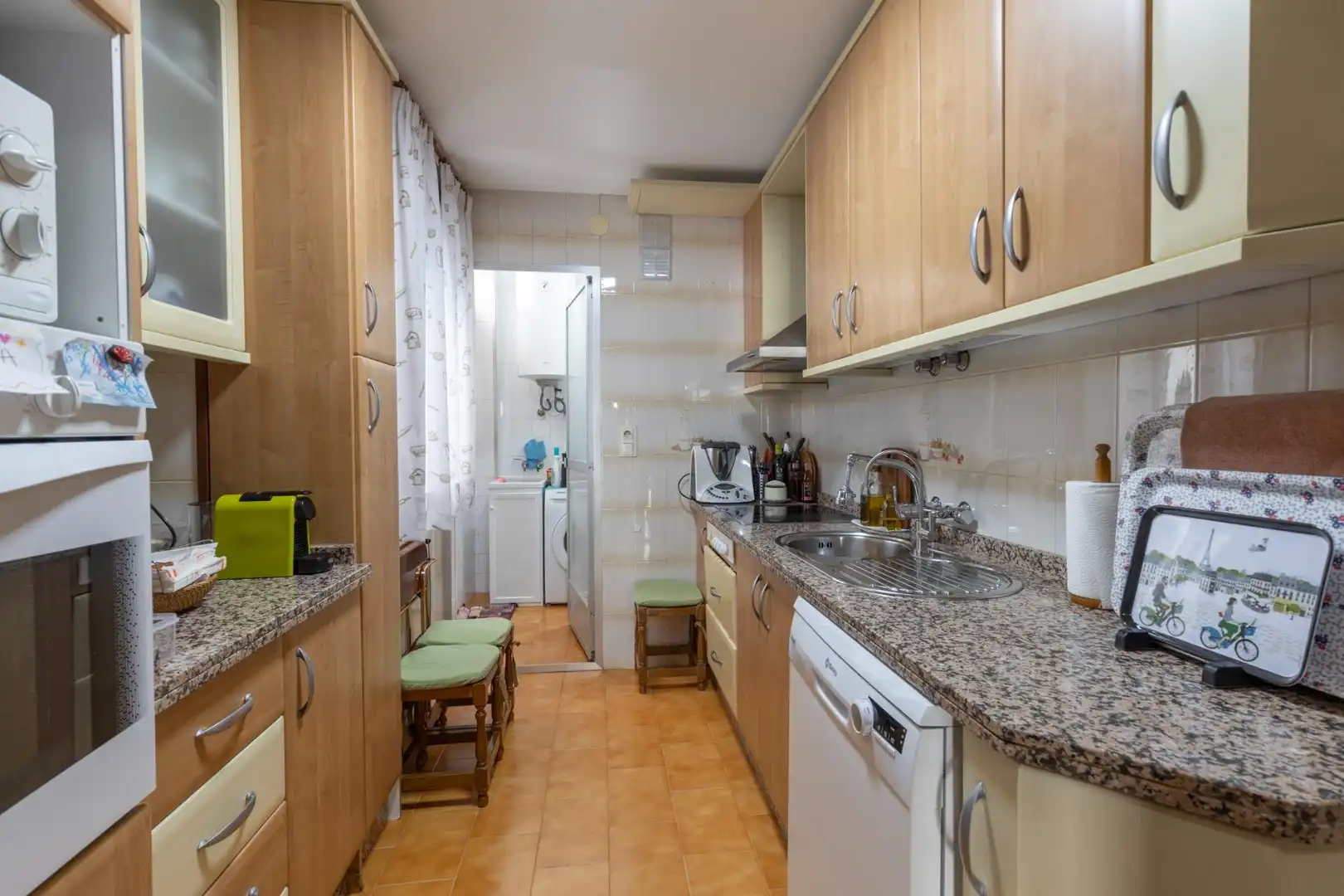 Küche von Wohnung zum Verkauf in Albolote mit Klimaanlage, Heizung und Balkon