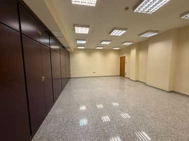 Oficina amb ascensor de lloguer a Calle Plata