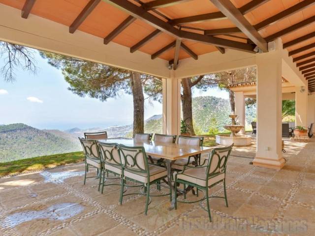 Casa-chalet en Venta en Calle Rosal en Ojén