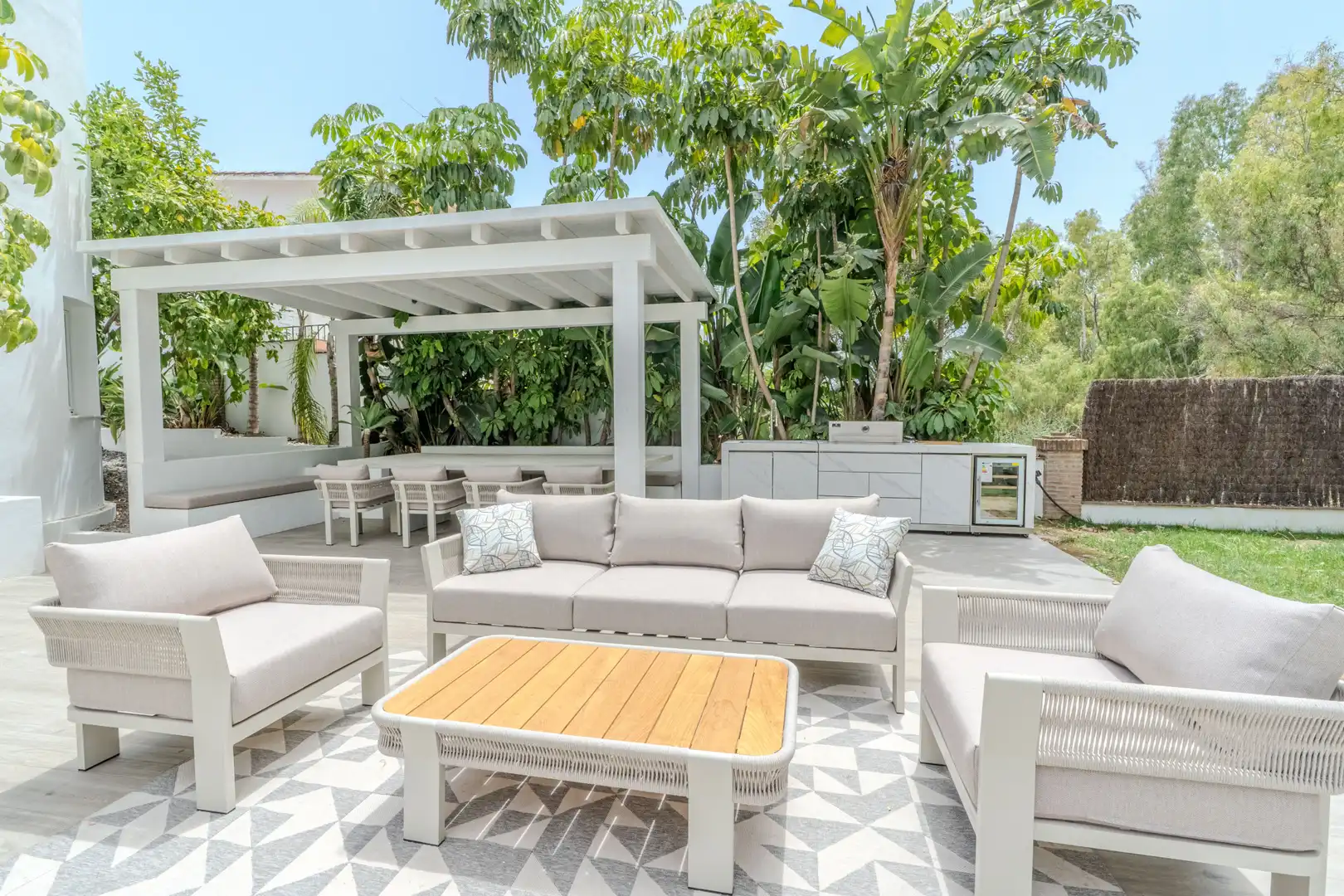 Terrassa de Casa o xalet de lloguer en Marbella amb Aire condicionat, Calefacció i Jardí privat