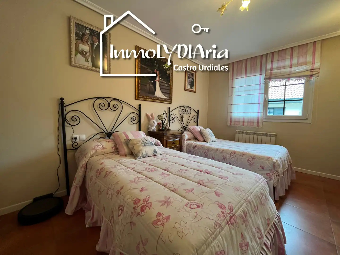 Habitación de Casa o chalet en venta en Castro-Urdiales con Calefacción, Jardín privado y Parquet