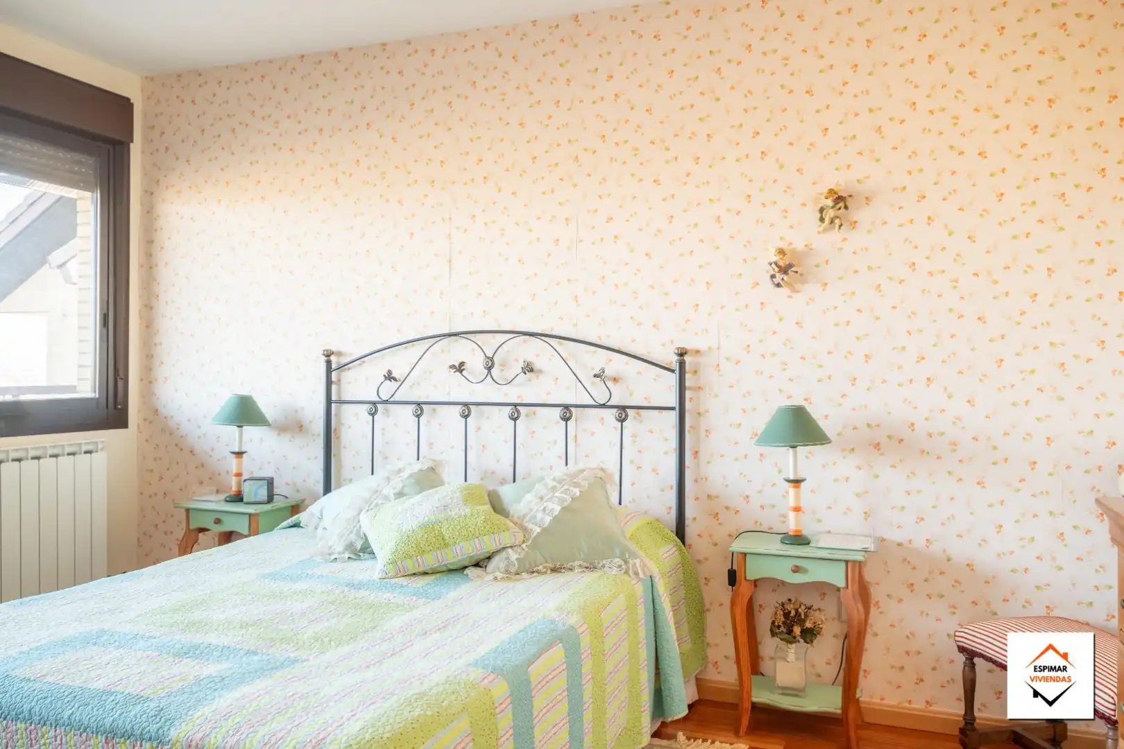 Schlafzimmer von Einfamilien-Reihenhaus zum Verkauf in Villanueva de Gállego mit Heizung, Privatgarten und Terrasse
