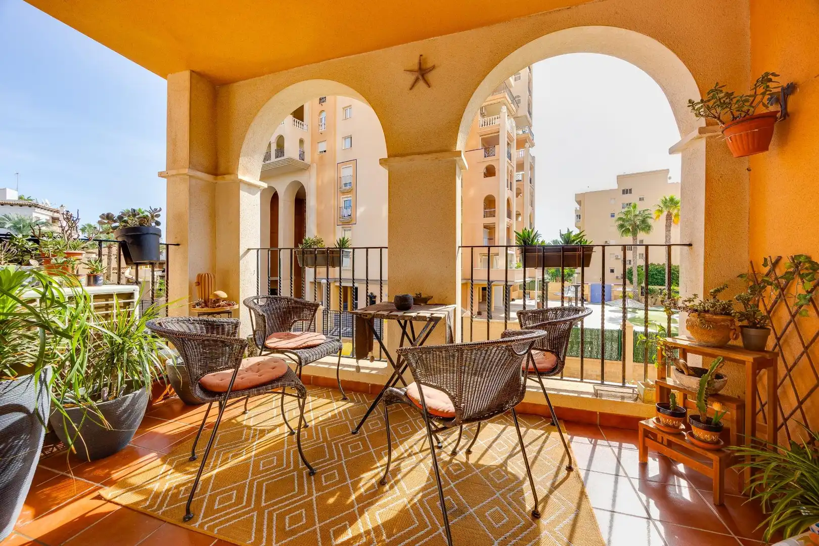 Appartamento con piscina in vendita a Playa de los Locos, imagen 3