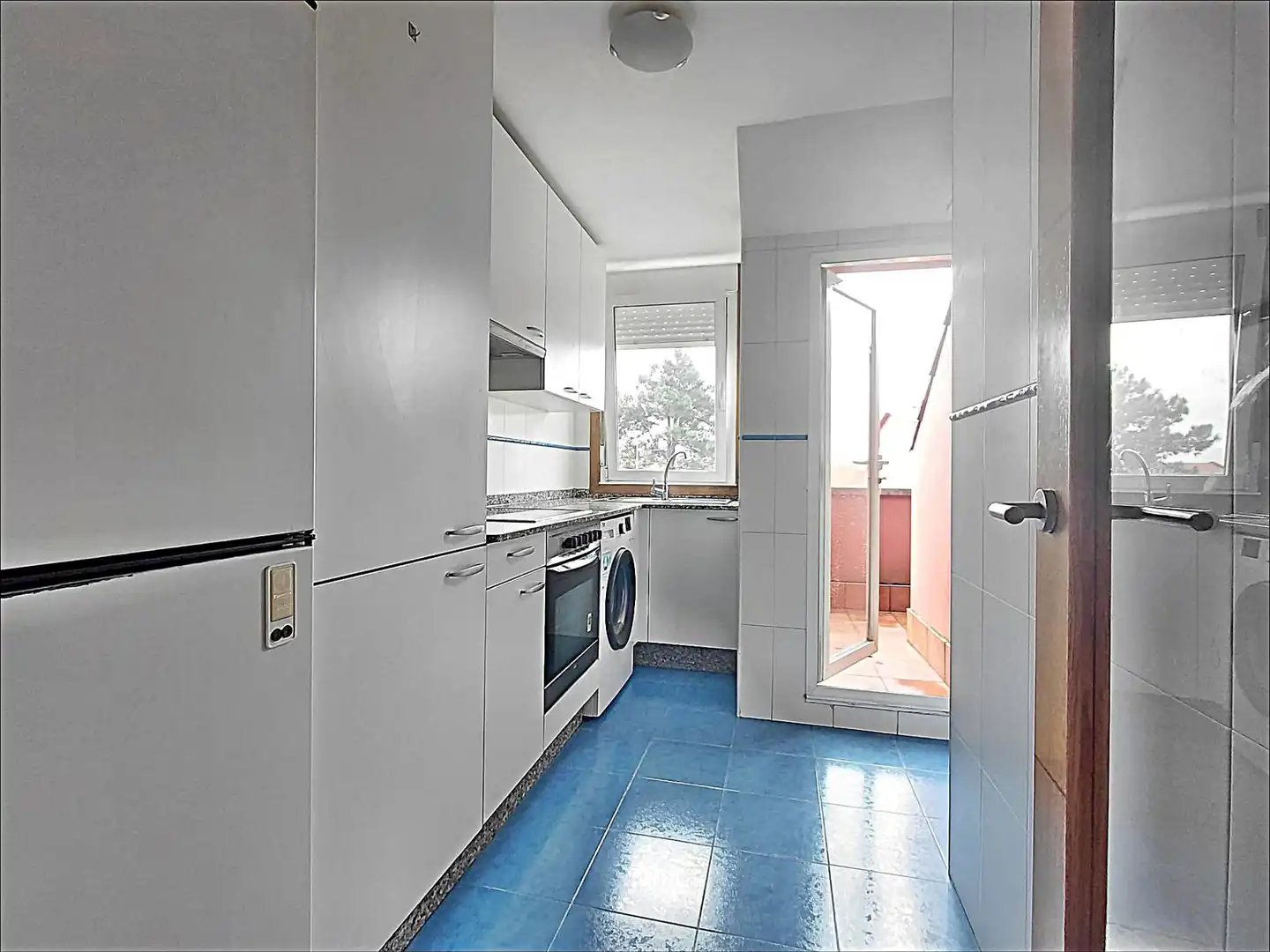 Cocina de Piso en venta en Vilagarcía de Arousa con Calefacción, Jardín privado y Terraza
