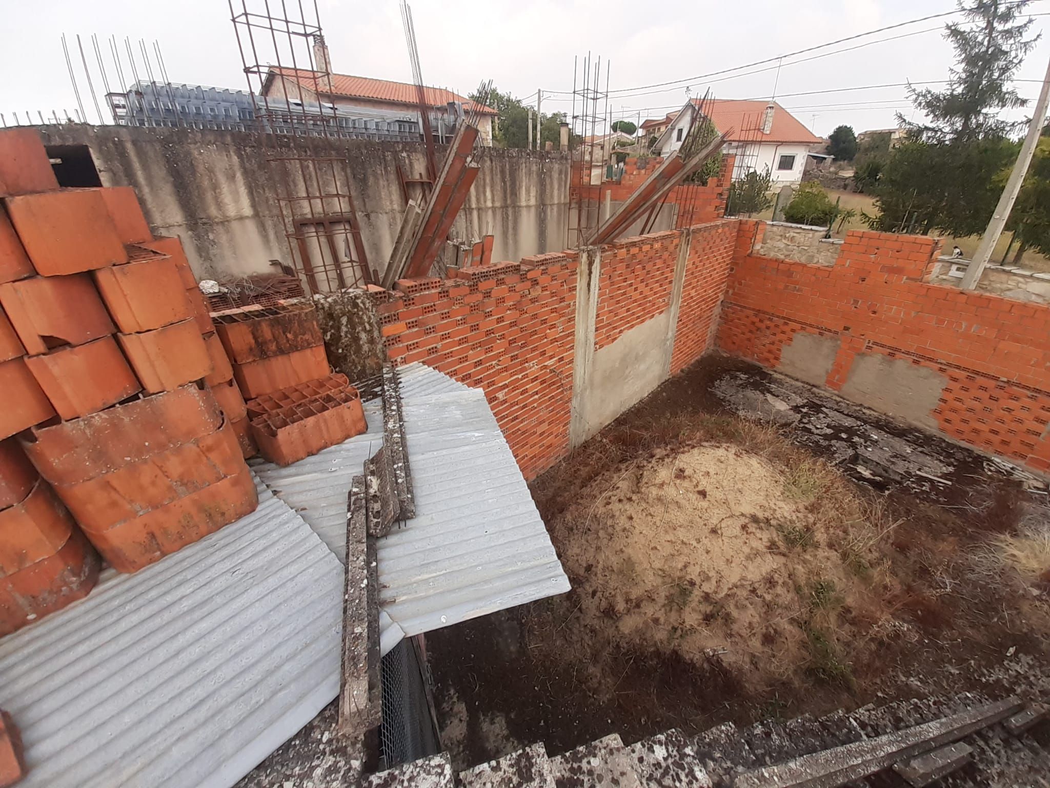 Industrial buildings for sale in Fariza