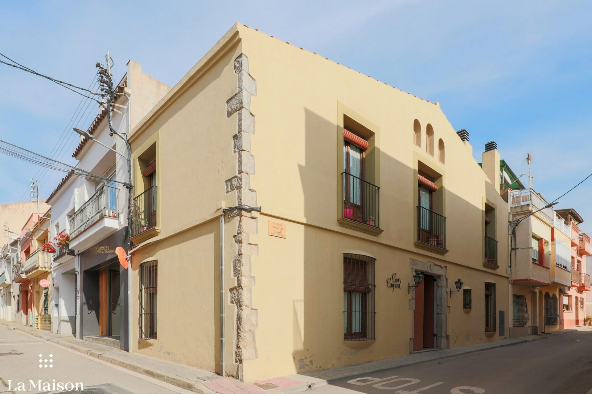 Vista exterior de Finca rústica en venda en Argentona amb Calefacció, TV i Balcó