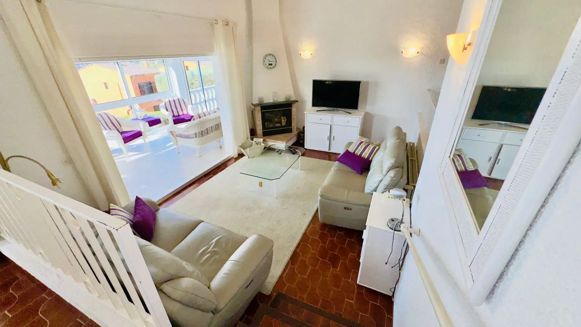Sala de estar de Casa o chalet en venta en L'Estartit con Aire acondicionado, Calefacción y Jardín privado