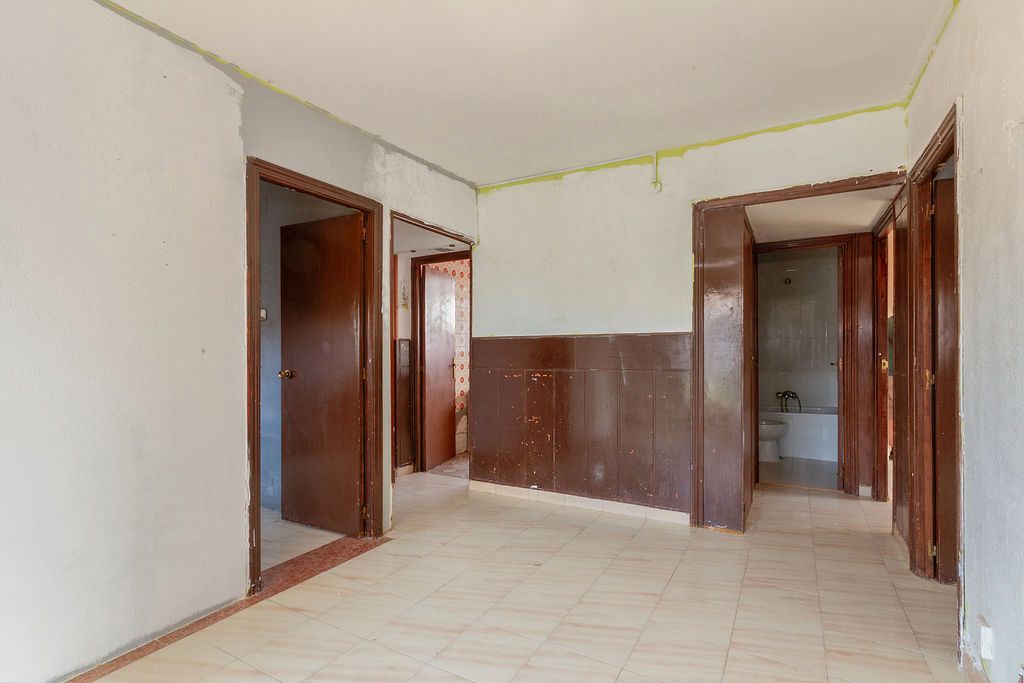 Flat for sale in  Madrid Capital  with Heating