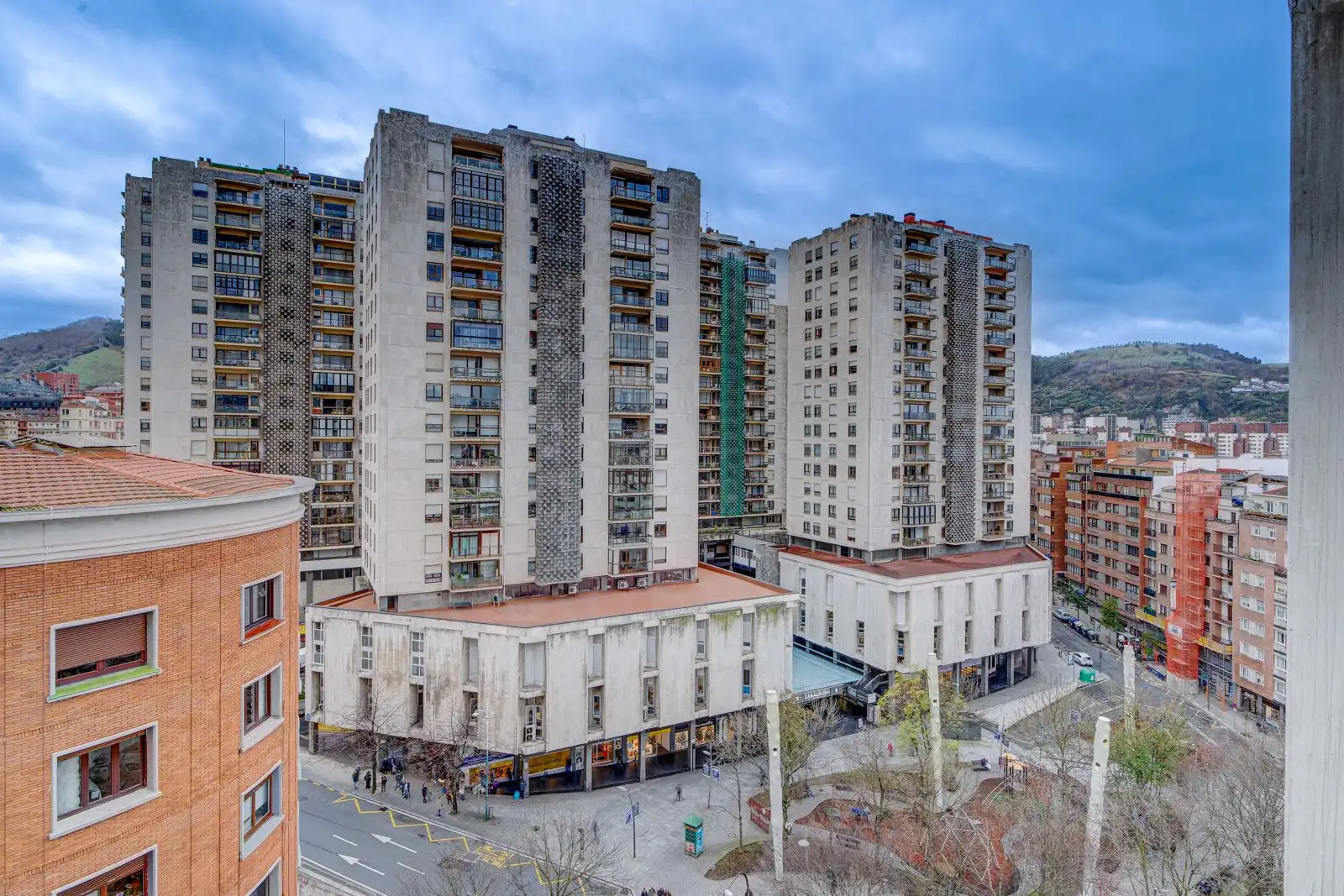 Vista exterior de Local en venda en Bilbao 