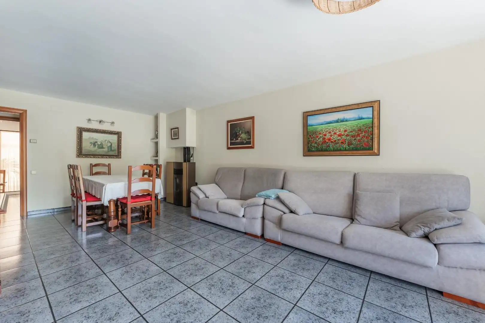 Sala de estar de Casa adosada en venta en Montmeló con Terraza