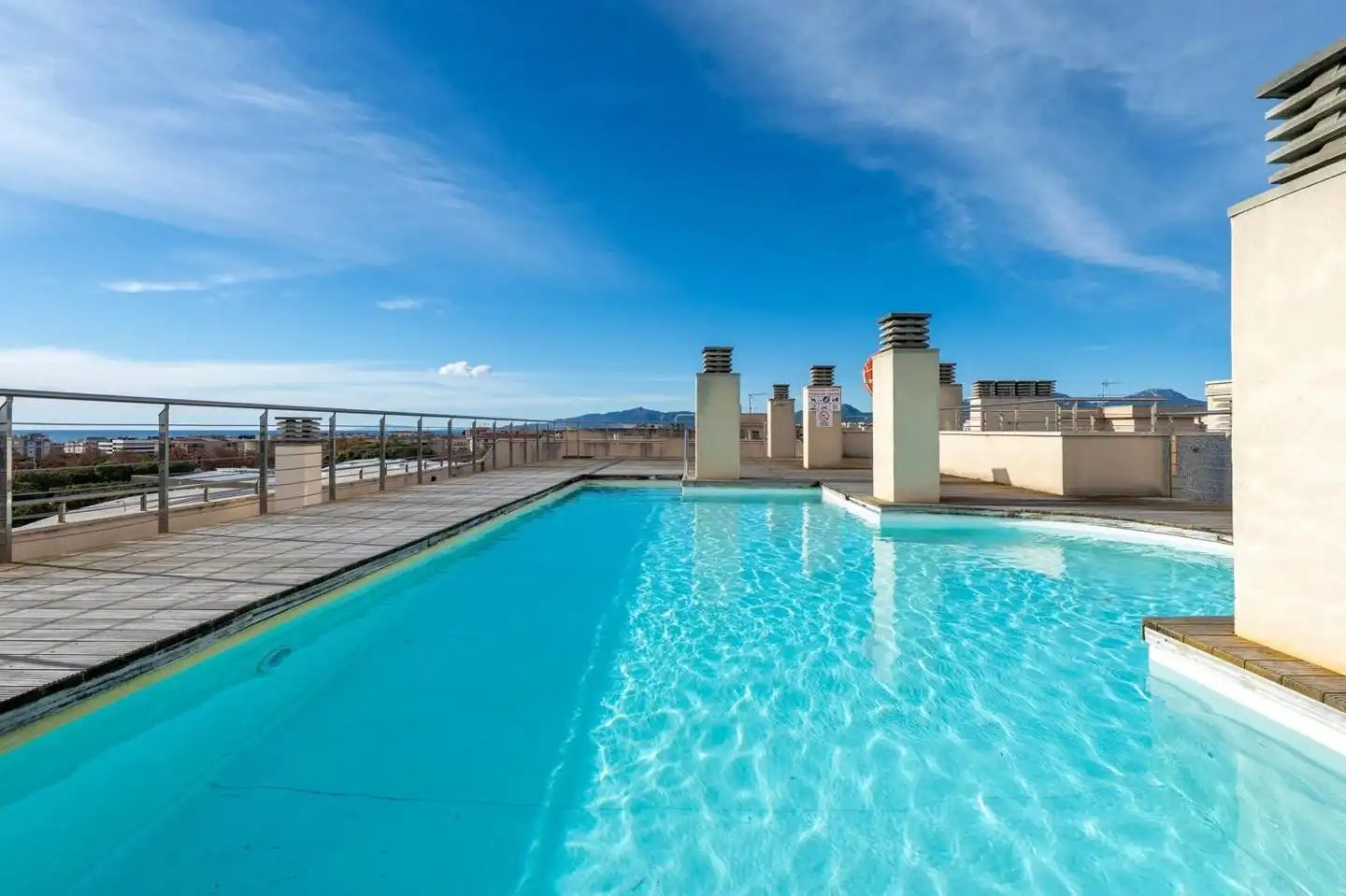 Piscina de Piso en venta en Cambrils con Terraza, Amueblado y Piscina comunitaria
