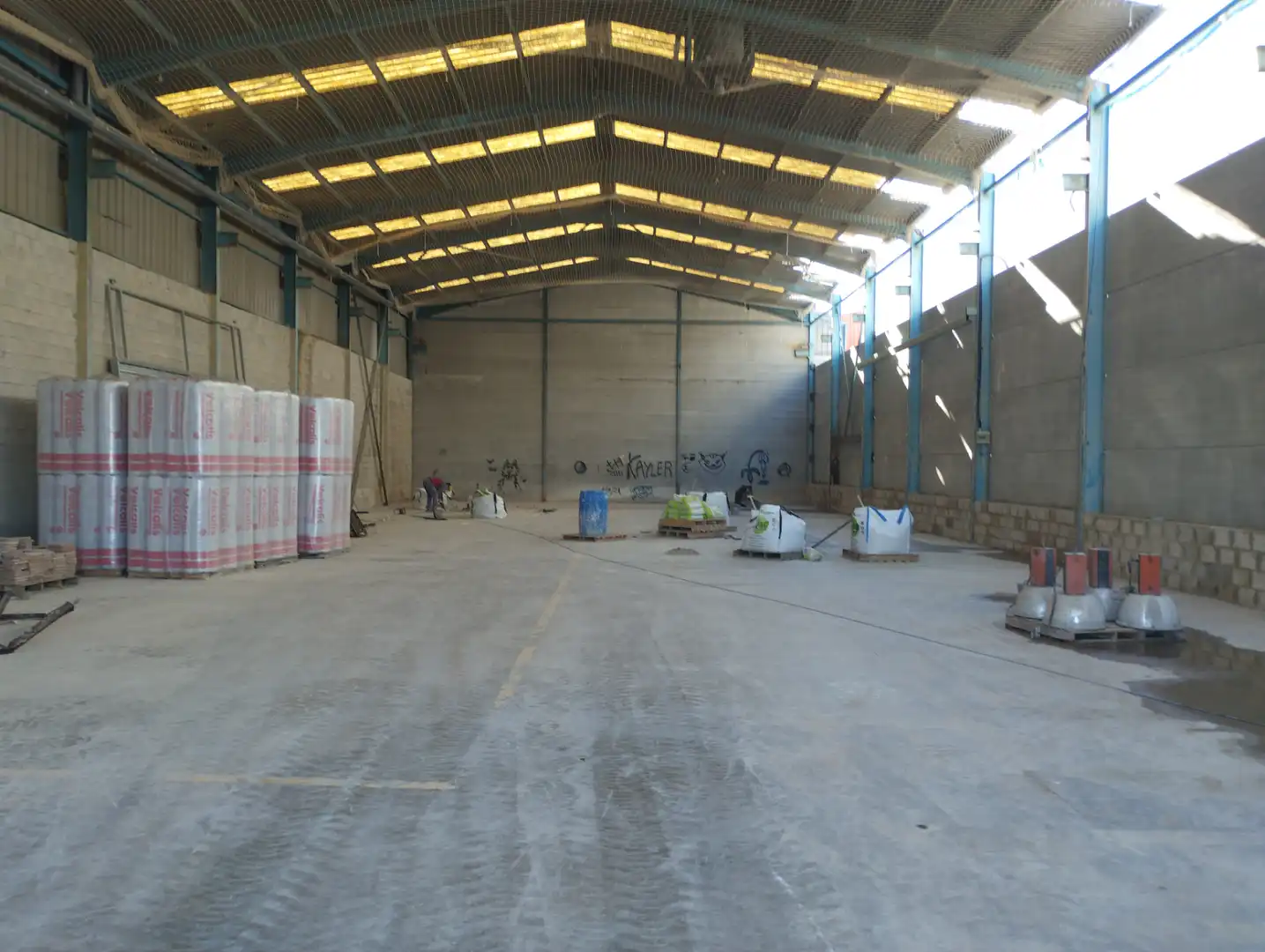 Nave industrial de alquiler en Carrer Cullera, 11