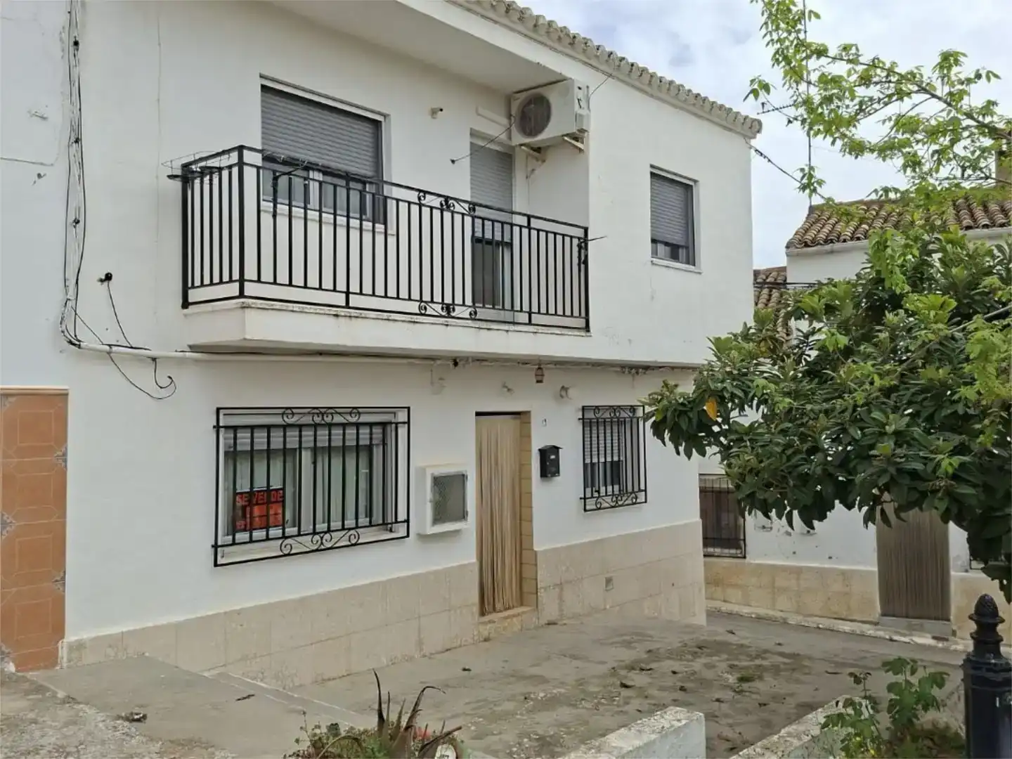 Exterior view of Flat for sale in Venta del Moro  with Private garden, Furnished and Balcony
