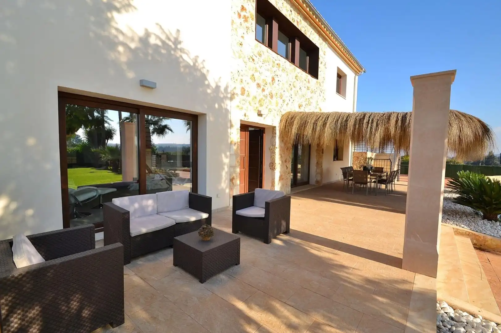 Terrassa de Finca rústica de lloguer en Muro amb Aire condicionat, Calefacció i Jardí privat