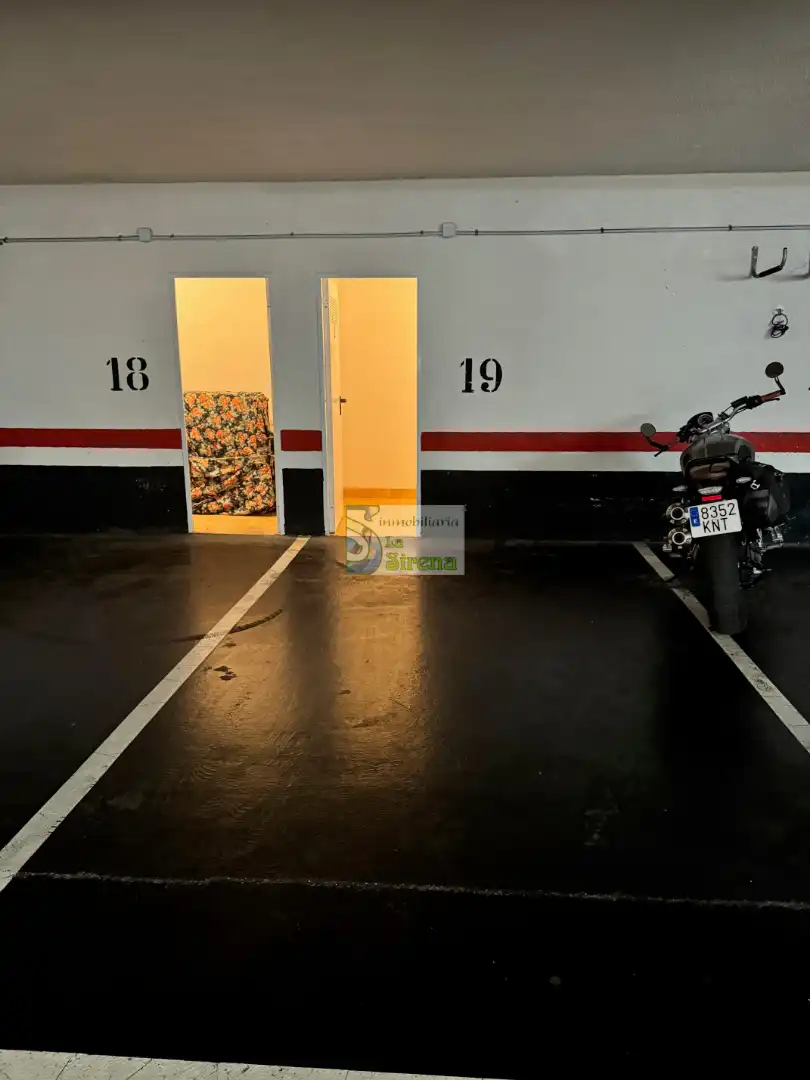 Parking de Piso en venta en Castro-Urdiales con Calefacción, Terraza y Trastero