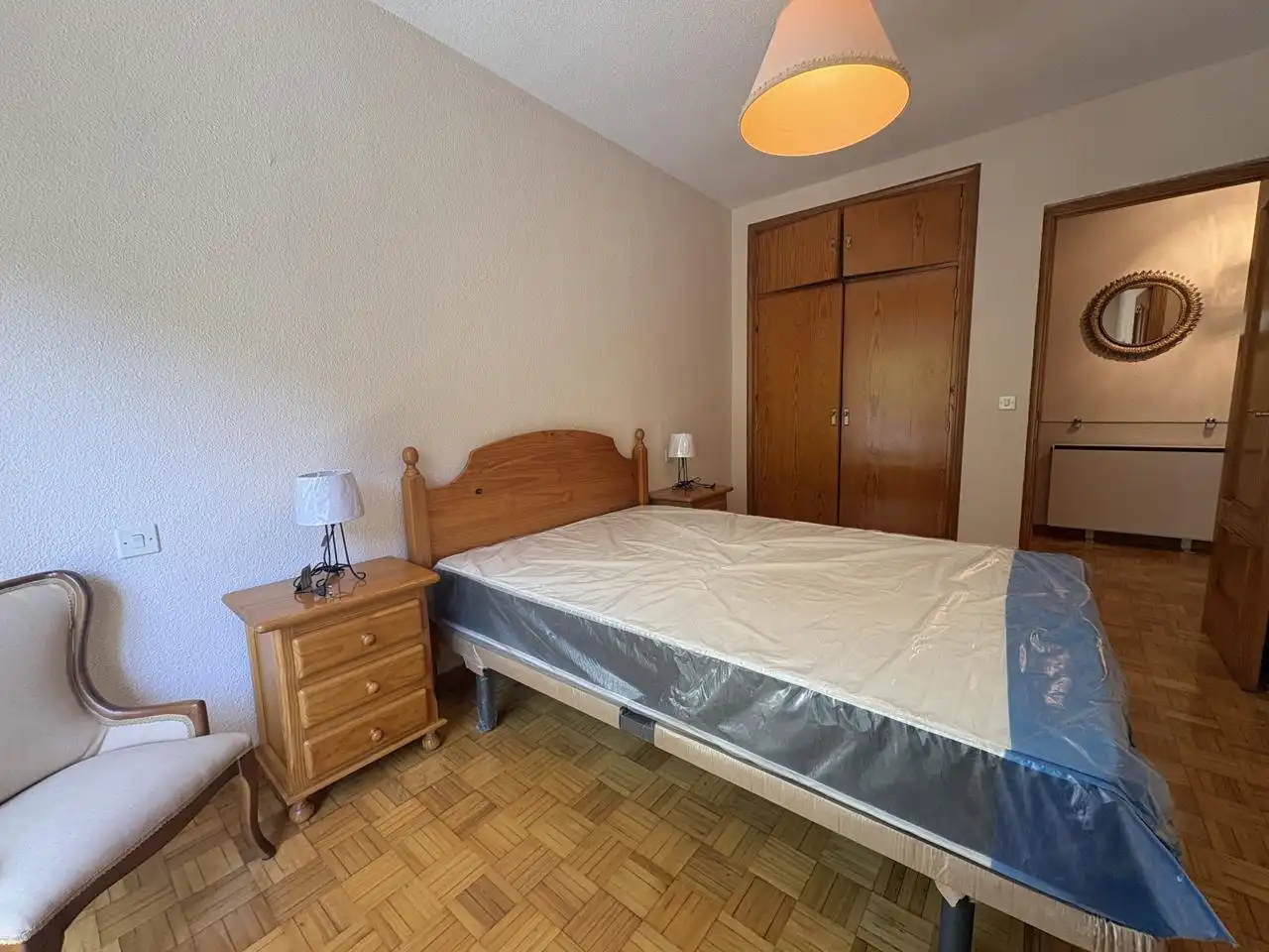 Schlafzimmer von Erdgeschoss zur Miete in San Lorenzo de El Escorial mit Heizung, Parkett und Möbliert