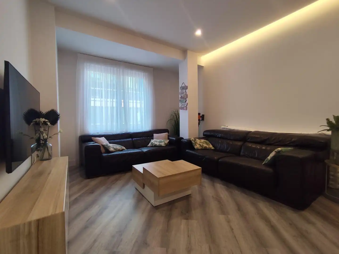 Wohnzimmer von Wohnungen zur Miete in Santander mit Heizung, Parkett und Möbliert