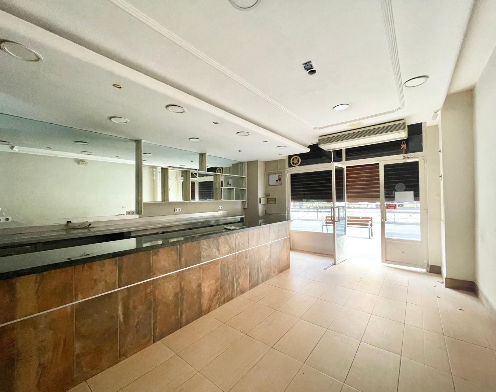 Premises to rent in  Granada Capital