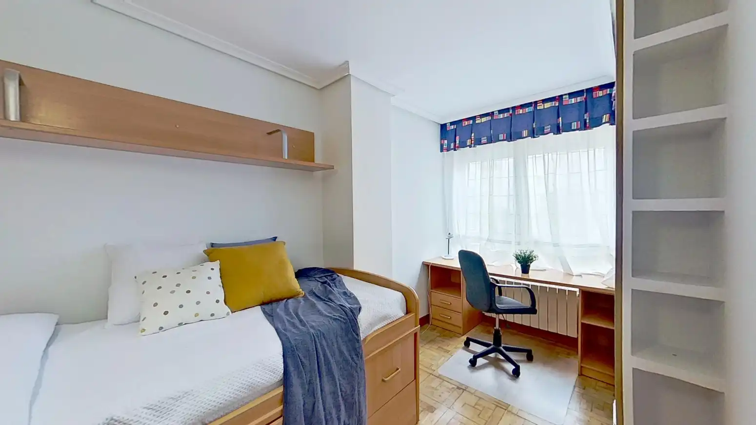 Flat for sale in CL FERNANDO RIOS, Los Castros