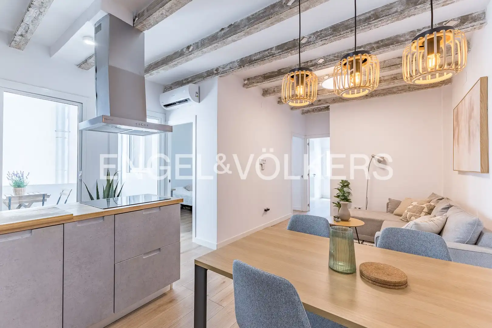 Comedor de Piso en venta en L'Hospitalet de Llobregat con Aire acondicionado, Calefacción y Terraza