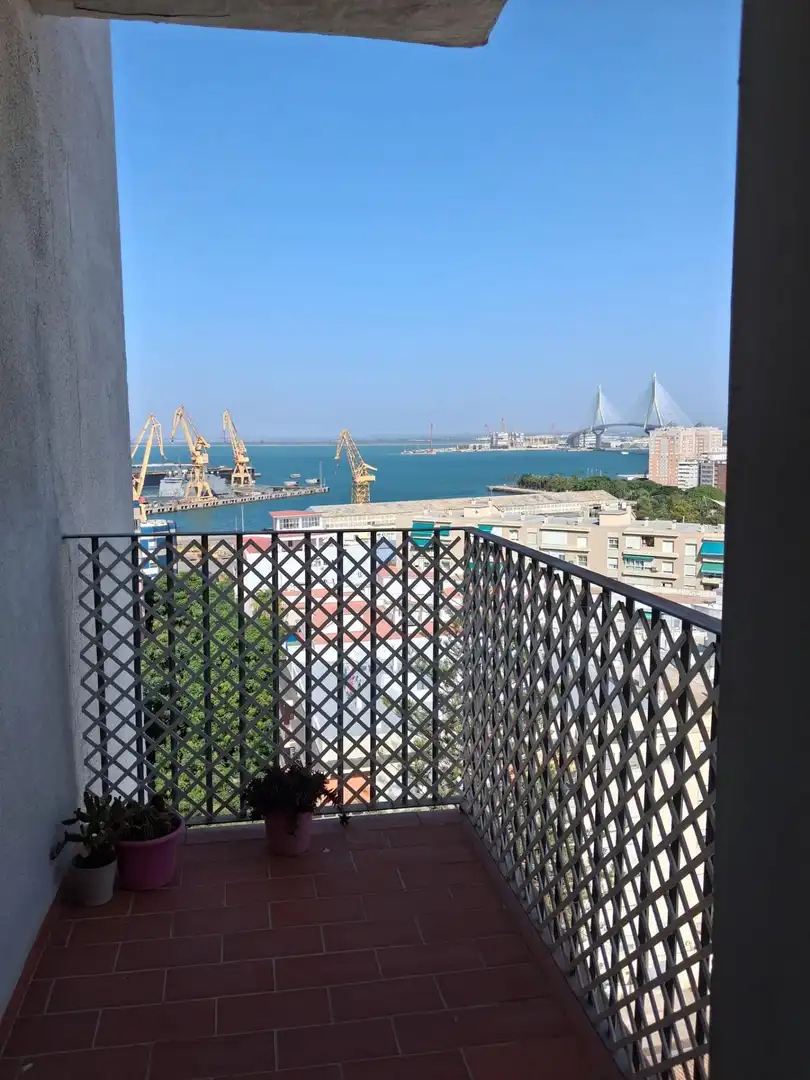 Terraza de Piso de alquiler en Cádiz con Aire acondicionado y Balcón